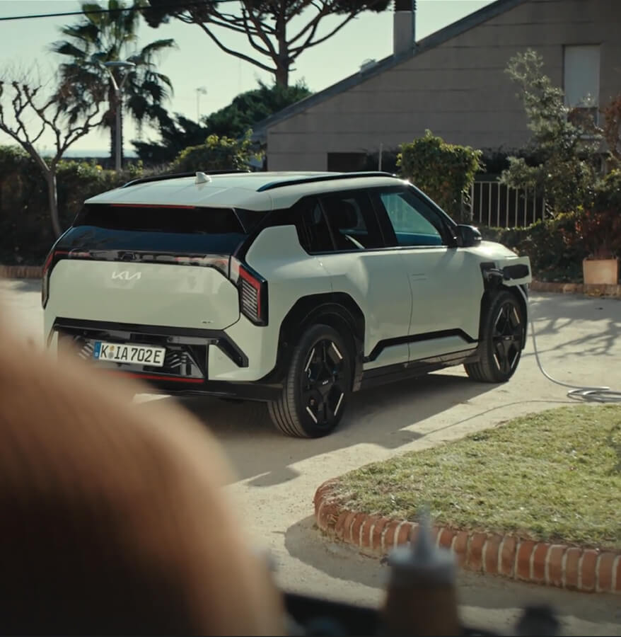 Kia EV3 an einer Heimladestation