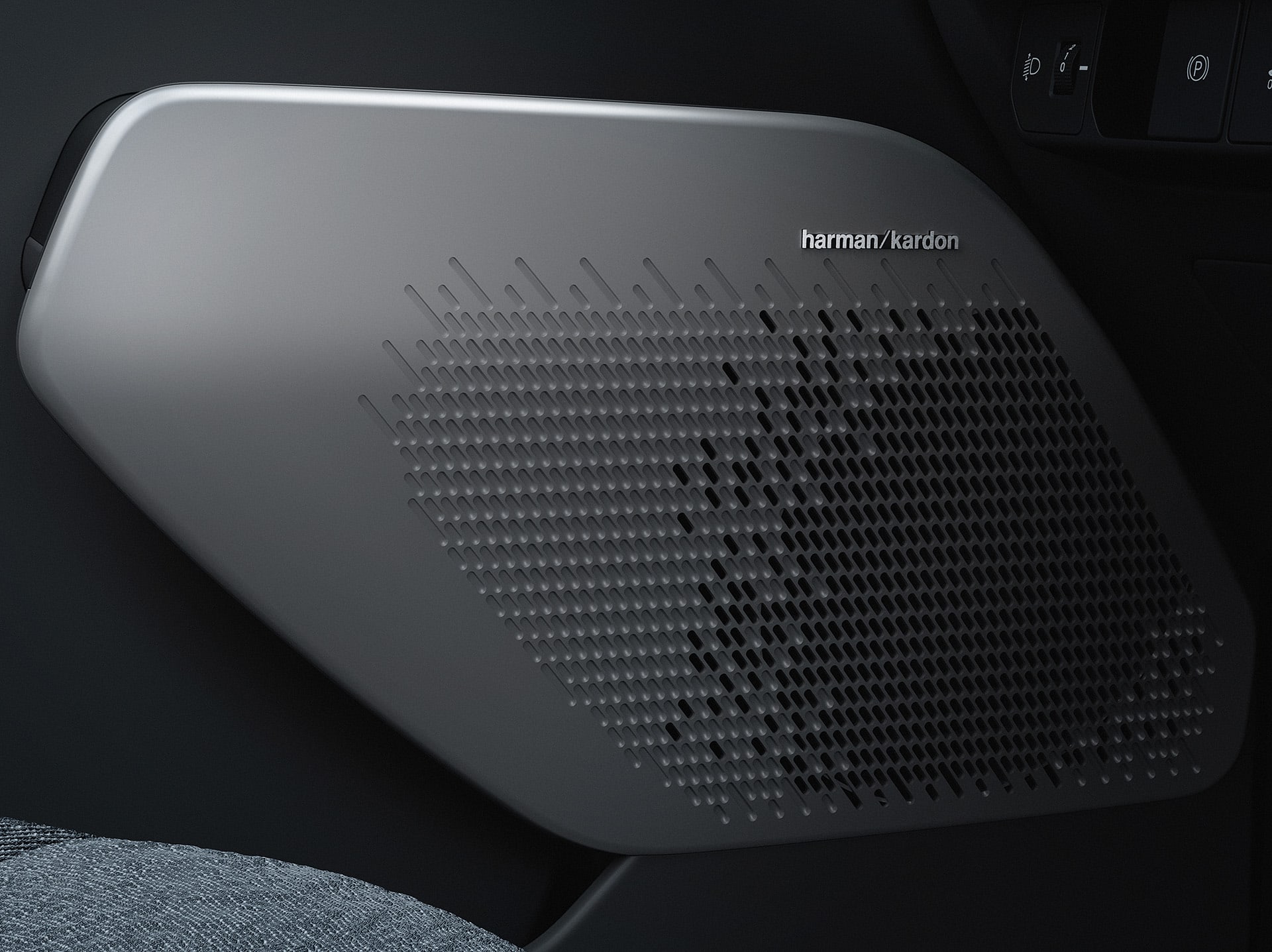Harman/Kardon® Premium Sound System.